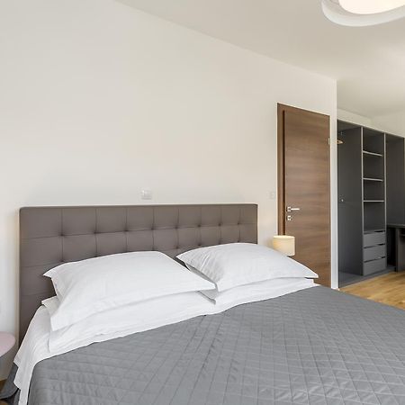 Luxury 3 Bed Apartment, Large Terrace, Pool, Close To Beach And Split! Podstrana Buitenkant foto