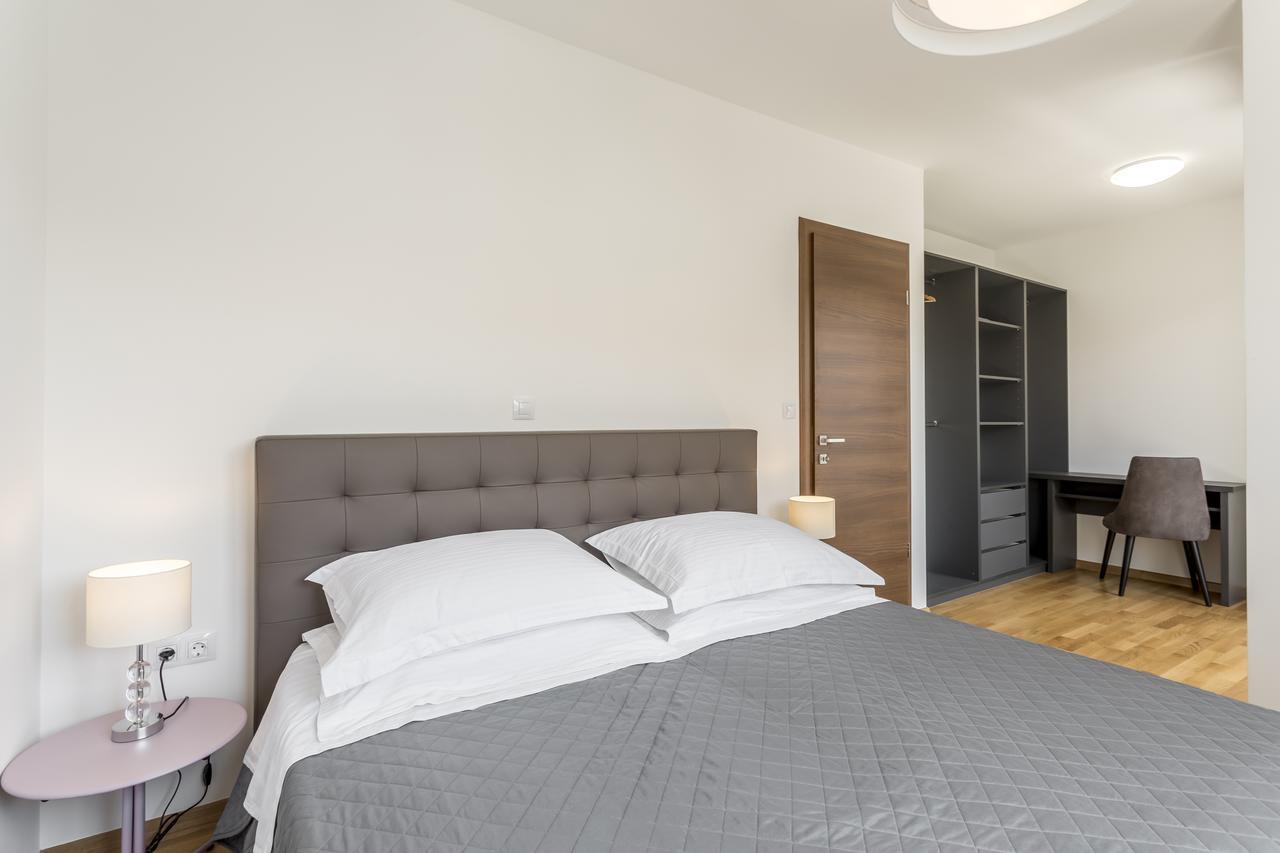 Luxury 3 Bed Apartment, Large Terrace, Pool, Close To Beach And Split! Podstrana Buitenkant foto