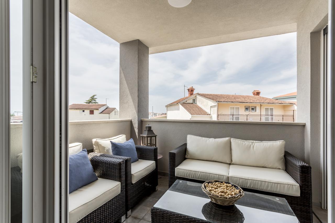 Luxury 3 Bed Apartment, Large Terrace, Pool, Close To Beach And Split! Podstrana Buitenkant foto