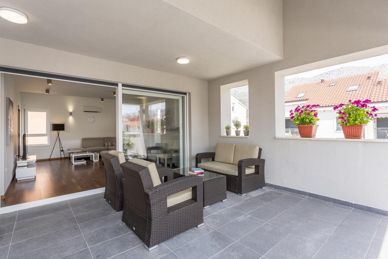 Luxury 3 Bed Apartment, Large Terrace, Pool, Close To Beach And Split! Podstrana Buitenkant foto