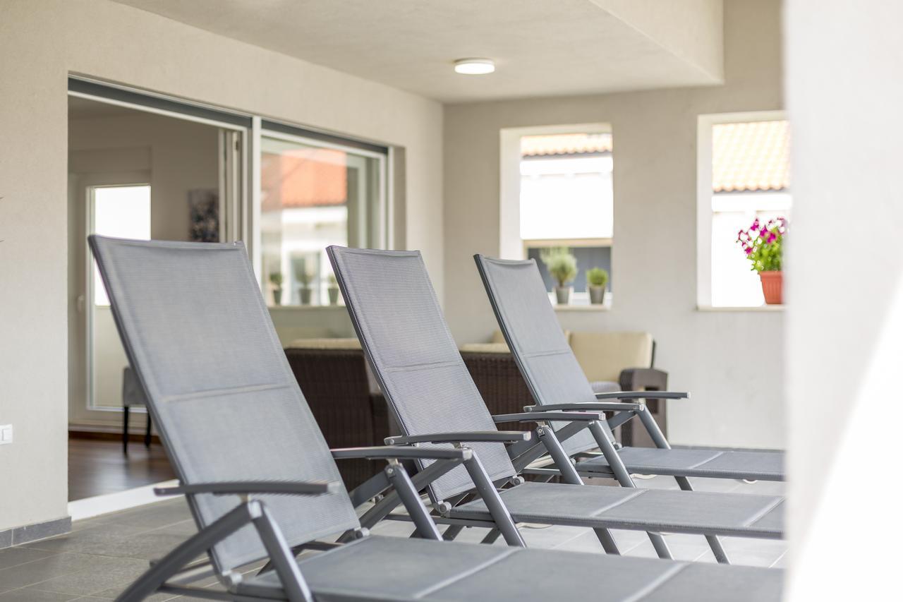 Luxury 3 Bed Apartment, Large Terrace, Pool, Close To Beach And Split! Podstrana Buitenkant foto